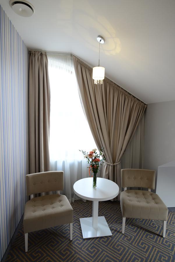 Hotel Aleksandria Siedlce Buitenkant foto